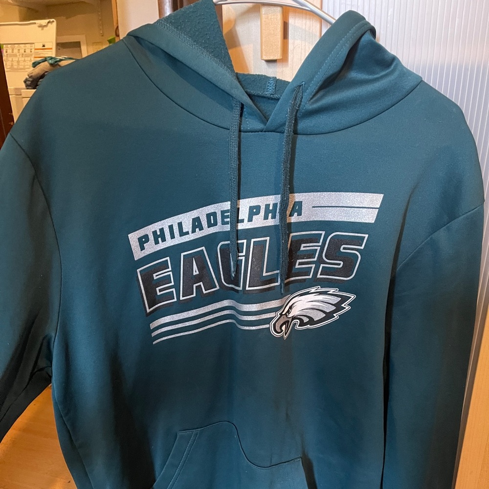Men’s Majestic EAGLES hoodie - Lightly Worn